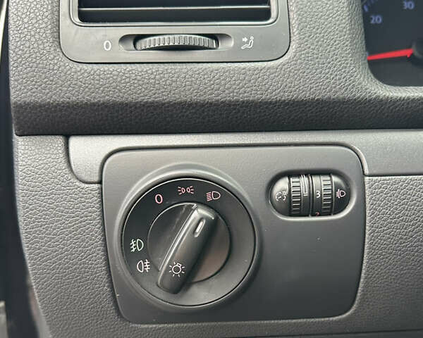 Черный Фольксваген Джетта, объемом двигателя 1.9 л и пробегом 296 тыс. км за 6999 $, фото 31 на Automoto.ua