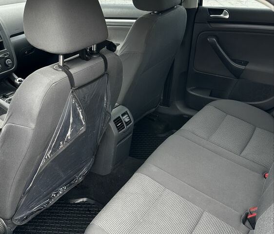 Черный Фольксваген Джетта, объемом двигателя 1.6 л и пробегом 174 тыс. км за 6900 $, фото 6 на Automoto.ua