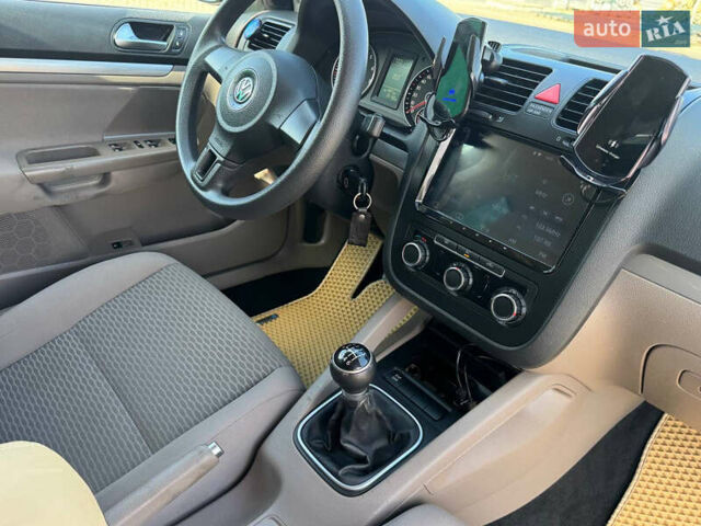 Черный Фольксваген Джетта, объемом двигателя 1.4 л и пробегом 196 тыс. км за 6500 $, фото 38 на Automoto.ua