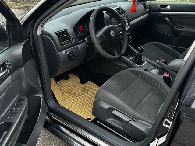 Черный Фольксваген Джетта, объемом двигателя 1.9 л и пробегом 290 тыс. км за 3800 $, фото 4 на Automoto.ua