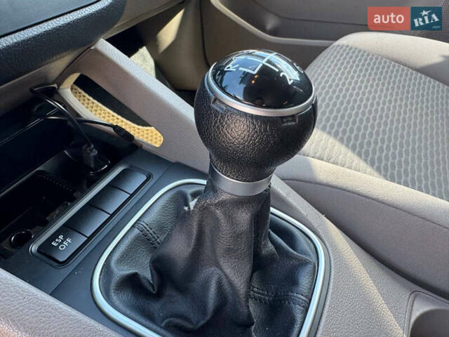 Черный Фольксваген Джетта, объемом двигателя 1.4 л и пробегом 196 тыс. км за 6500 $, фото 32 на Automoto.ua