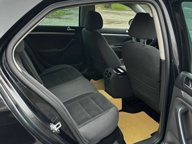 Черный Фольксваген Джетта, объемом двигателя 1.9 л и пробегом 290 тыс. км за 3800 $, фото 5 на Automoto.ua