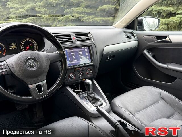 Черный Фольксваген Джетта, объемом двигателя 2 л и пробегом 261 тыс. км за 10999 $, фото 7 на Automoto.ua