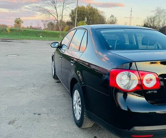 Черный Фольксваген Джетта, объемом двигателя 1.6 л и пробегом 248 тыс. км за 7400 $, фото 7 на Automoto.ua