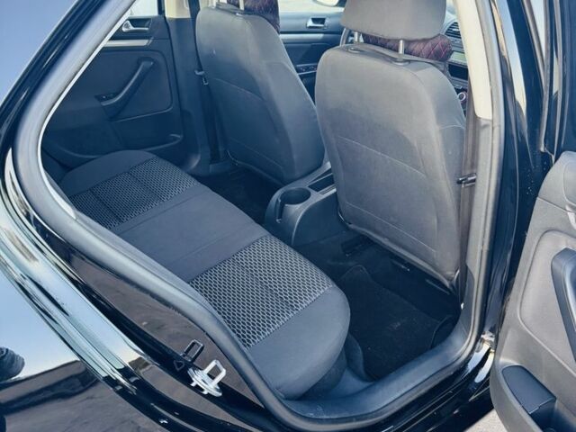 Черный Фольксваген Джетта, объемом двигателя 1.6 л и пробегом 248 тыс. км за 7400 $, фото 8 на Automoto.ua