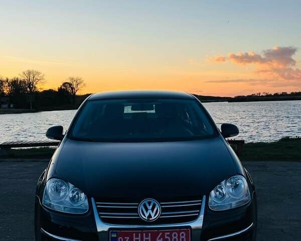 Черный Фольксваген Джетта, объемом двигателя 1.6 л и пробегом 248 тыс. км за 7400 $, фото 1 на Automoto.ua