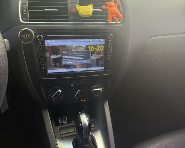 Черный Фольксваген Джетта, объемом двигателя 2.48 л и пробегом 225 тыс. км за 7900 $, фото 11 на Automoto.ua