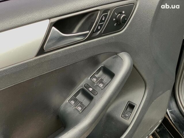 Чорний Фольксваген Джетта, об'ємом двигуна 2.5 л та пробігом 339 тис. км за 8790 $, фото 19 на Automoto.ua