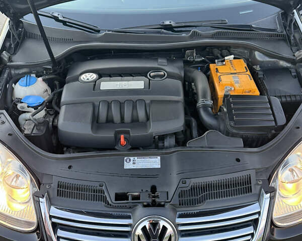 Черный Фольксваген Джетта, объемом двигателя 1.6 л и пробегом 248 тыс. км за 7400 $, фото 14 на Automoto.ua