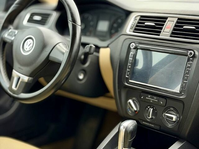 Черный Фольксваген Джетта, объемом двигателя 2.5 л и пробегом 174 тыс. км за 7999 $, фото 6 на Automoto.ua