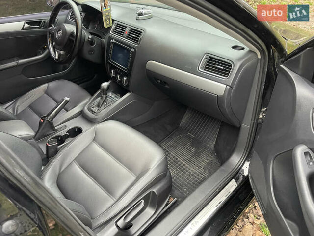 Чорний Фольксваген Джетта, об'ємом двигуна 2.5 л та пробігом 330 тис. км за 7999 $, фото 12 на Automoto.ua