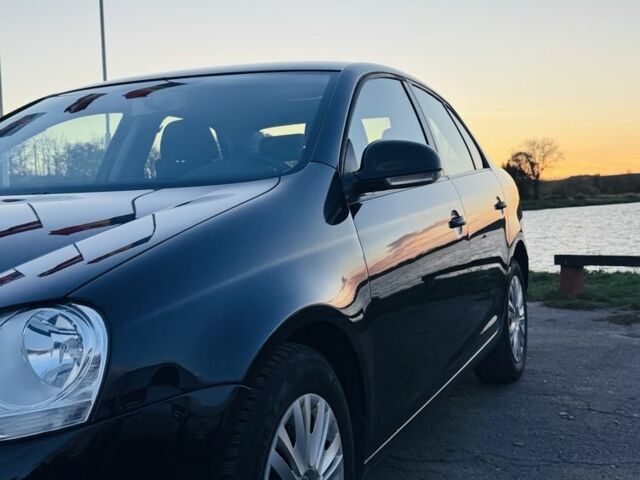 Черный Фольксваген Джетта, объемом двигателя 1.6 л и пробегом 248 тыс. км за 7400 $, фото 2 на Automoto.ua