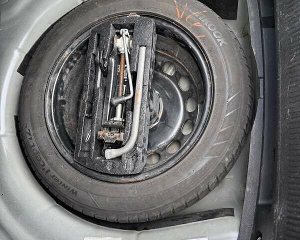 Черный Фольксваген Джетта, объемом двигателя 1.4 л и пробегом 140 тыс. км за 8400 $, фото 24 на Automoto.ua