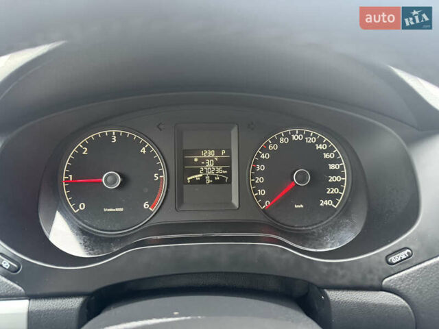 Черный Фольксваген Джетта, объемом двигателя 2 л и пробегом 269 тыс. км за 8500 $, фото 37 на Automoto.ua