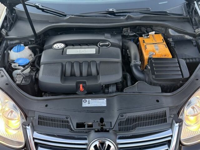 Черный Фольксваген Джетта, объемом двигателя 1.6 л и пробегом 248 тыс. км за 7400 $, фото 13 на Automoto.ua