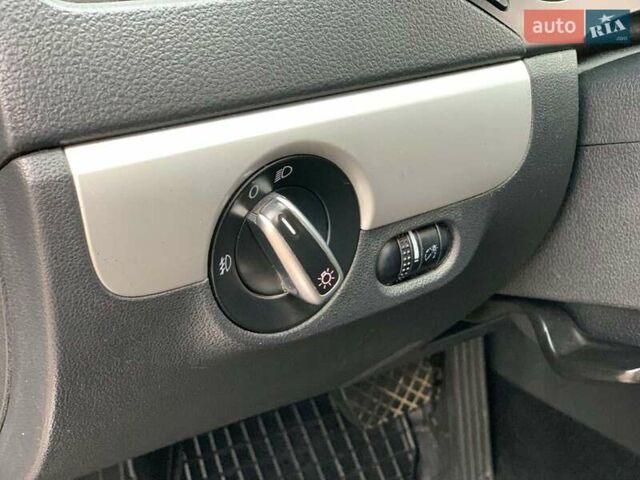 Черный Фольксваген Джетта, объемом двигателя 2.5 л и пробегом 339 тыс. км за 8790 $, фото 20 на Automoto.ua