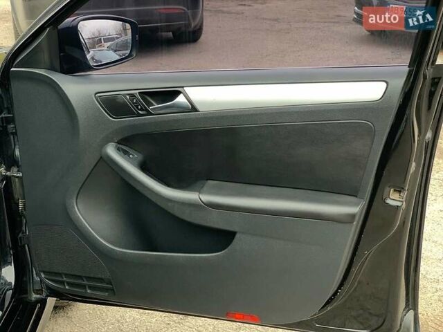 Черный Фольксваген Джетта, объемом двигателя 2.5 л и пробегом 339 тыс. км за 8790 $, фото 23 на Automoto.ua