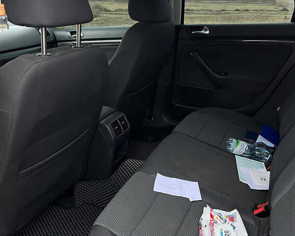 Черный Фольксваген Джетта, объемом двигателя 1.4 л и пробегом 216 тыс. км за 7500 $, фото 7 на Automoto.ua