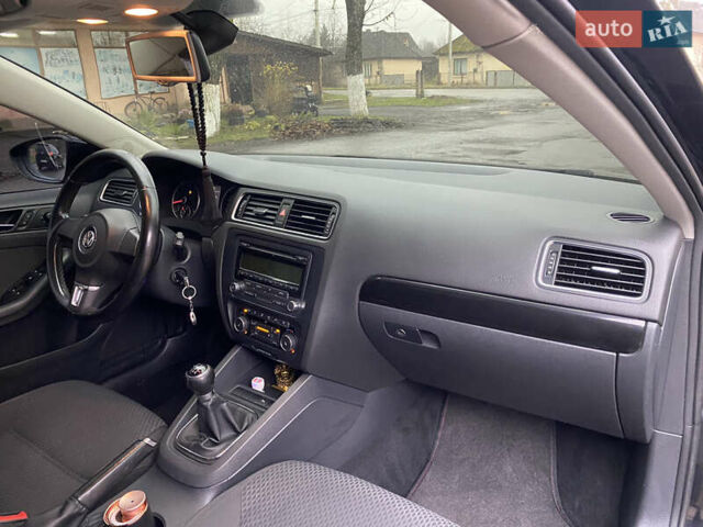 Черный Фольксваген Джетта, объемом двигателя 1.2 л и пробегом 112 тыс. км за 7800 $, фото 15 на Automoto.ua