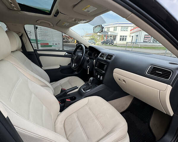 Черный Фольксваген Джетта, объемом двигателя 2.5 л и пробегом 236 тыс. км за 8500 $, фото 13 на Automoto.ua