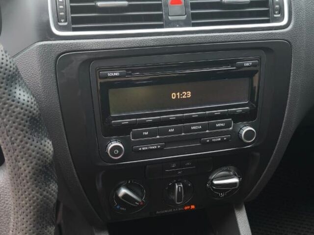 Черный Фольксваген Джетта, объемом двигателя 2.5 л и пробегом 200 тыс. км за 8200 $, фото 14 на Automoto.ua