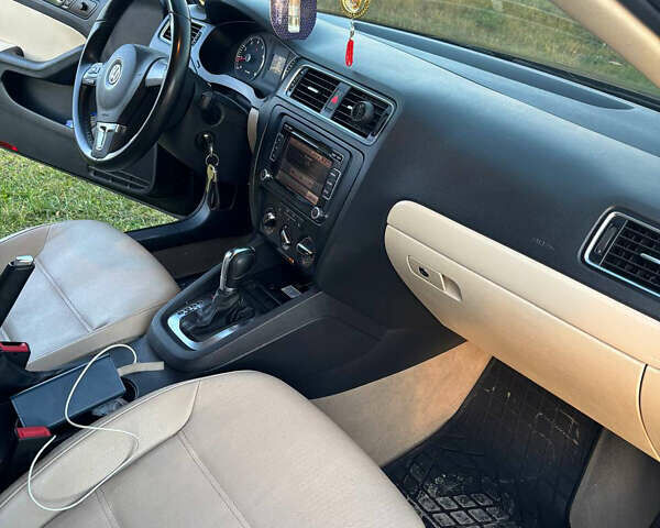 Черный Фольксваген Джетта, объемом двигателя 2.5 л и пробегом 200 тыс. км за 7999 $, фото 18 на Automoto.ua