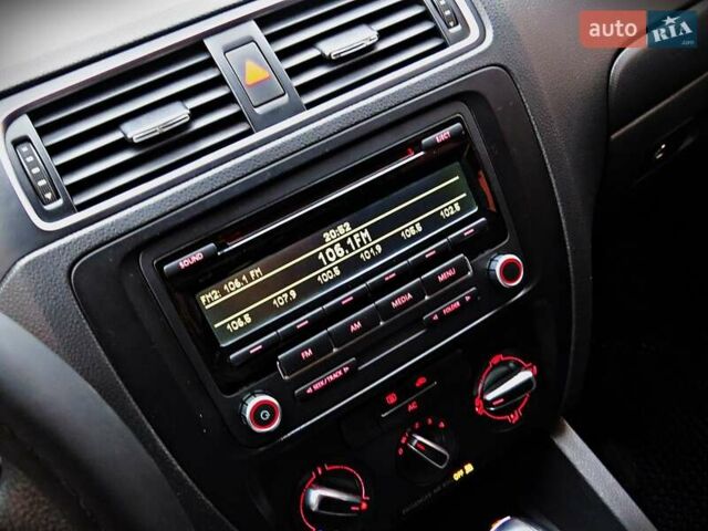 Черный Фольксваген Джетта, объемом двигателя 2.48 л и пробегом 203 тыс. км за 8900 $, фото 11 на Automoto.ua