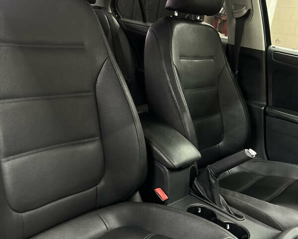 Чорний Фольксваген Джетта, об'ємом двигуна 2.48 л та пробігом 189 тис. км за 8999 $, фото 18 на Automoto.ua