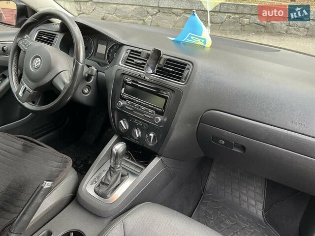 Черный Фольксваген Джетта, объемом двигателя 2.5 л и пробегом 174 тыс. км за 8300 $, фото 19 на Automoto.ua