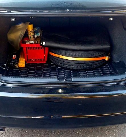 Черный Фольксваген Джетта, объемом двигателя 2.5 л и пробегом 320 тыс. км за 8000 $, фото 1 на Automoto.ua