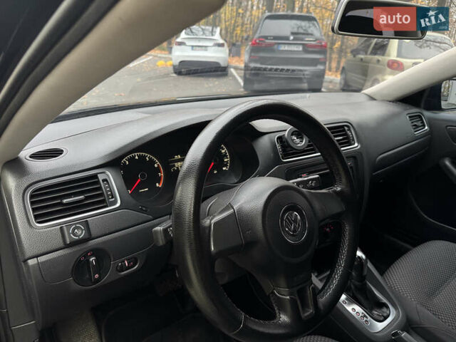 Черный Фольксваген Джетта, объемом двигателя 2 л и пробегом 260 тыс. км за 7499 $, фото 9 на Automoto.ua