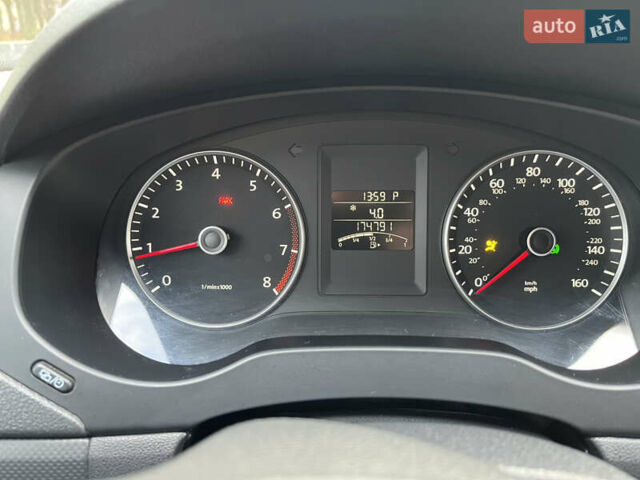 Черный Фольксваген Джетта, объемом двигателя 2.5 л и пробегом 174 тыс. км за 8300 $, фото 50 на Automoto.ua