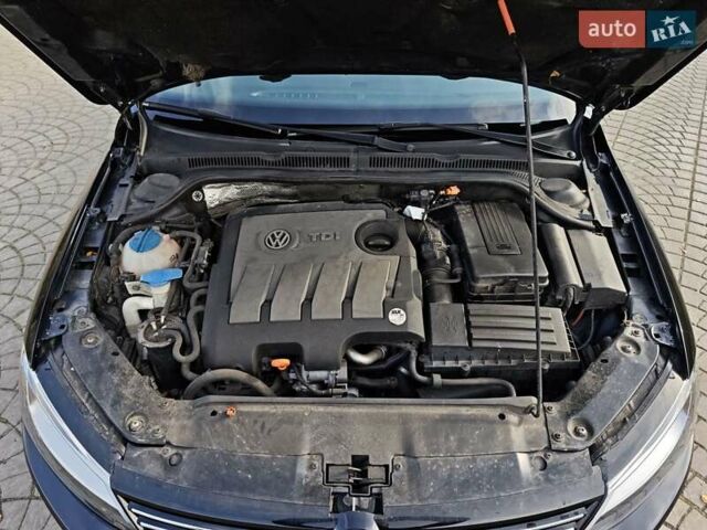 Чорний Фольксваген Джетта, об'ємом двигуна 1.6 л та пробігом 253 тис. км за 8500 $, фото 7 на Automoto.ua