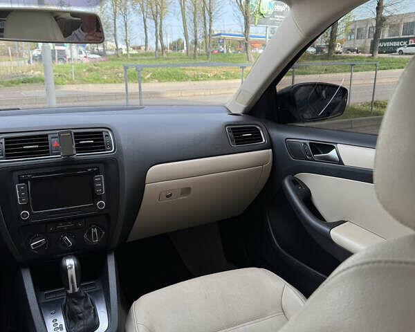 Черный Фольксваген Джетта, объемом двигателя 2.5 л и пробегом 236 тыс. км за 8500 $, фото 17 на Automoto.ua