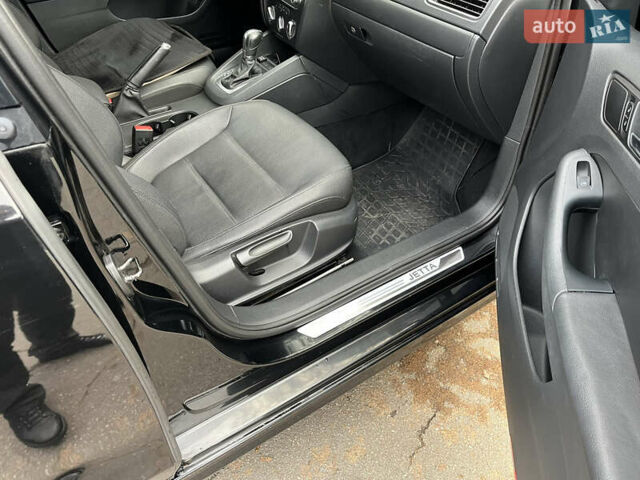 Черный Фольксваген Джетта, объемом двигателя 2.5 л и пробегом 174 тыс. км за 8300 $, фото 20 на Automoto.ua