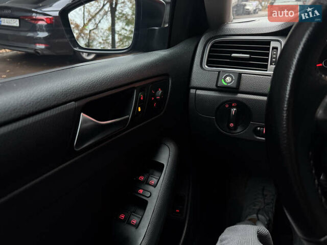 Черный Фольксваген Джетта, объемом двигателя 2 л и пробегом 260 тыс. км за 7499 $, фото 13 на Automoto.ua