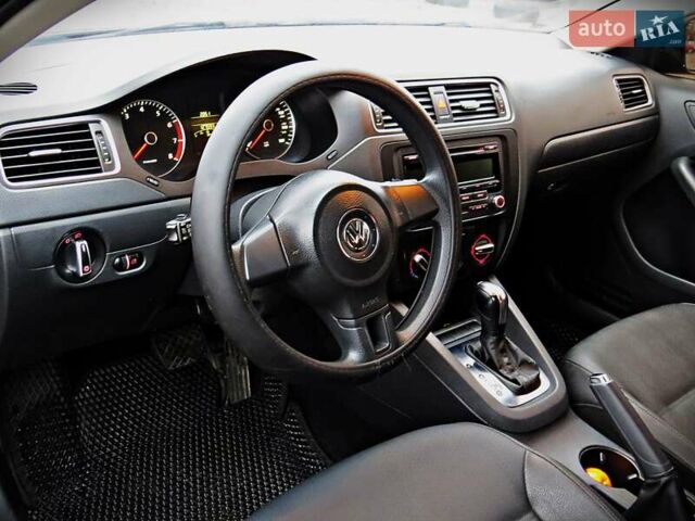 Черный Фольксваген Джетта, объемом двигателя 2.48 л и пробегом 203 тыс. км за 8900 $, фото 5 на Automoto.ua
