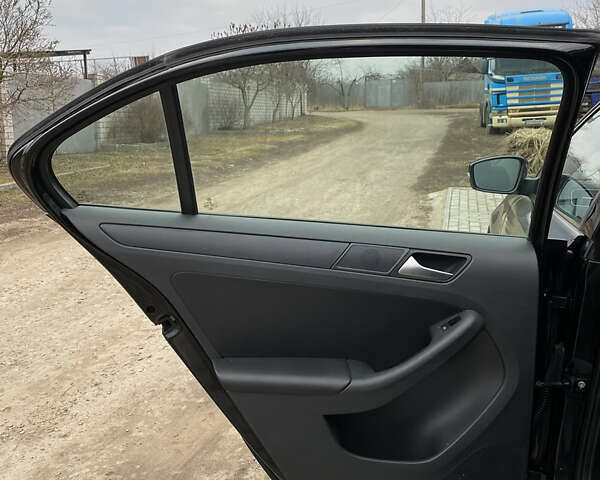 Чорний Фольксваген Джетта, об'ємом двигуна 2.48 л та пробігом 232 тис. км за 8800 $, фото 71 на Automoto.ua
