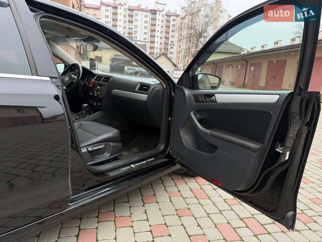 Черный Фольксваген Джетта, объемом двигателя 2 л и пробегом 170 тыс. км за 8300 $, фото 72 на Automoto.ua