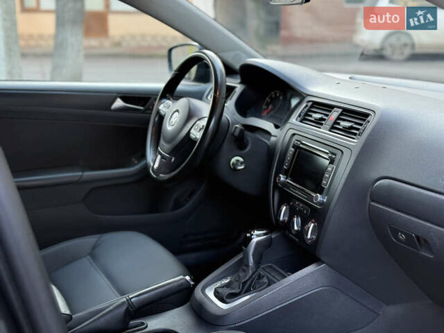 Черный Фольксваген Джетта, объемом двигателя 2.48 л и пробегом 152 тыс. км за 8500 $, фото 14 на Automoto.ua