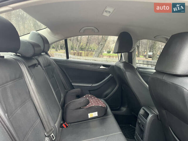 Черный Фольксваген Джетта, объемом двигателя 2.5 л и пробегом 174 тыс. км за 8300 $, фото 24 на Automoto.ua