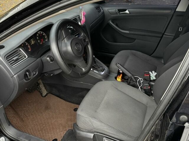 Чорний Фольксваген Джетта, об'ємом двигуна 2 л та пробігом 260 тис. км за 7200 $, фото 6 на Automoto.ua