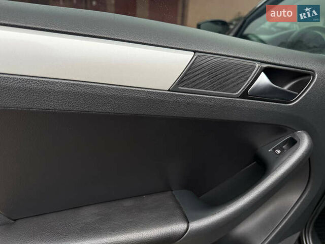 Черный Фольксваген Джетта, объемом двигателя 2 л и пробегом 170 тыс. км за 8300 $, фото 53 на Automoto.ua