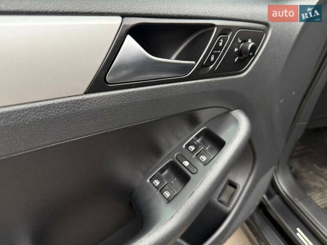 Черный Фольксваген Джетта, объемом двигателя 2 л и пробегом 170 тыс. км за 8300 $, фото 35 на Automoto.ua