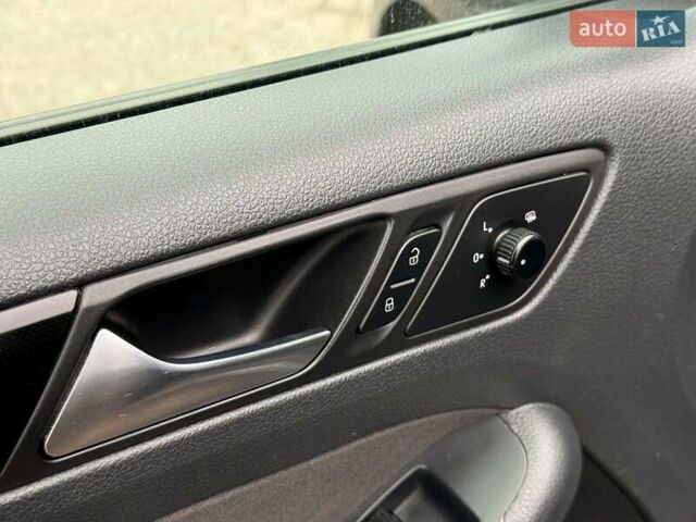 Черный Фольксваген Джетта, объемом двигателя 1.6 л и пробегом 279 тыс. км за 8690 $, фото 13 на Automoto.ua