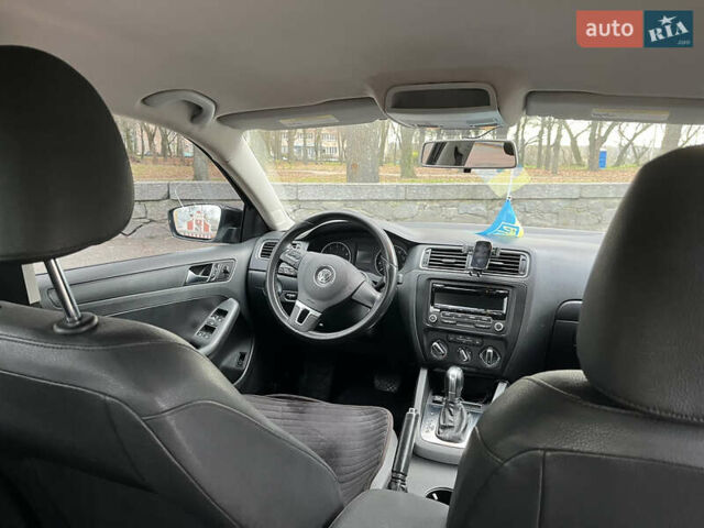 Черный Фольксваген Джетта, объемом двигателя 2.5 л и пробегом 174 тыс. км за 8300 $, фото 23 на Automoto.ua