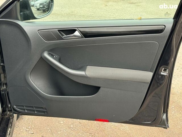 Черный Фольксваген Джетта, объемом двигателя 1.6 л и пробегом 279 тыс. км за 8690 $, фото 22 на Automoto.ua