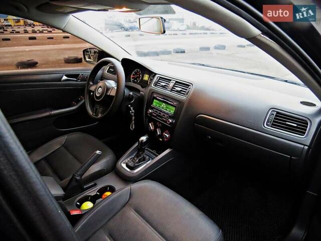 Черный Фольксваген Джетта, объемом двигателя 2.48 л и пробегом 203 тыс. км за 8900 $, фото 17 на Automoto.ua