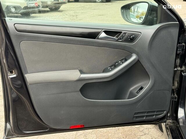 Черный Фольксваген Джетта, объемом двигателя 1.6 л и пробегом 279 тыс. км за 8690 $, фото 11 на Automoto.ua