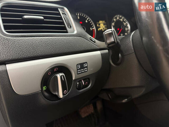 Черный Фольксваген Джетта, объемом двигателя 2 л и пробегом 170 тыс. км за 8300 $, фото 41 на Automoto.ua